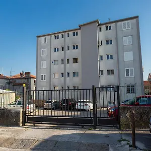 Izis Centar Pule , Pula Croatia